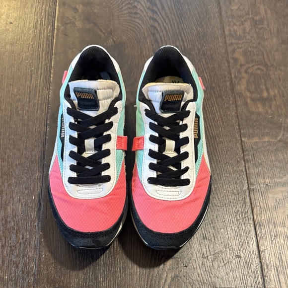 Puma - Girl's  Sneakers - Picture 1 of 3
